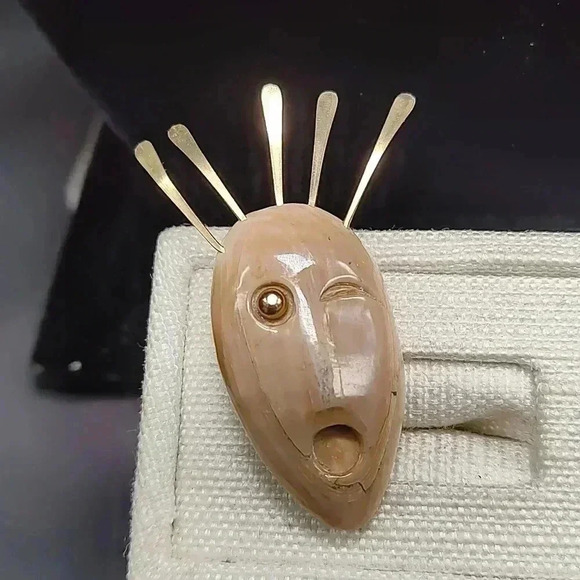 Bad Spirit of the Mountain, Yupik Eskimo, The eye and feather are gold filled - Picture 1 of 2